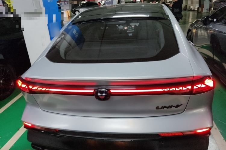 Used Changan UNI-V 2025 1.5T 500Bar Black Warrior Edition
