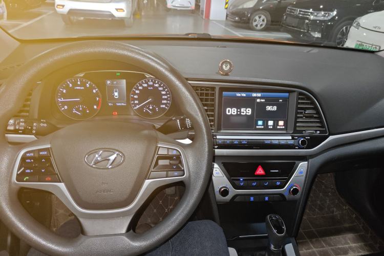 Used Hyundai Elantra 2016 1.6L Automatic ZhiXuan – Elite Version