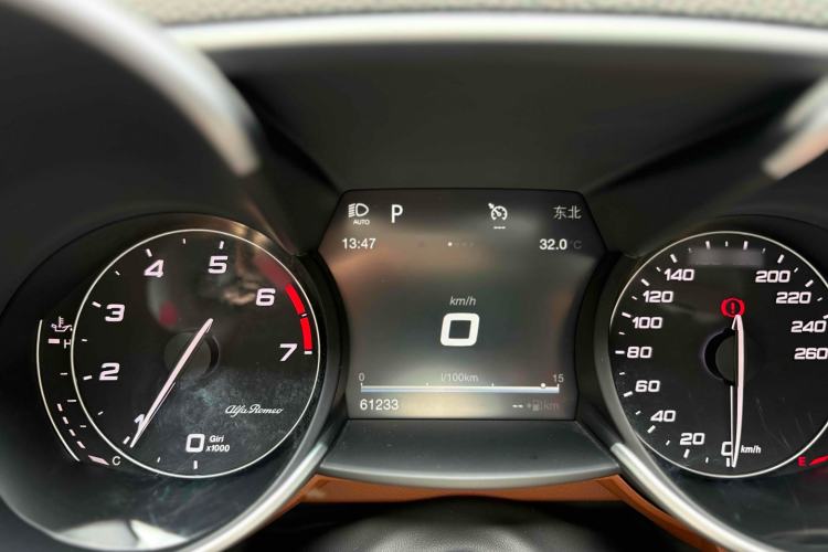 Used Alfa Romeo Giulia 2017 2.0T 200HP Luxury Edition