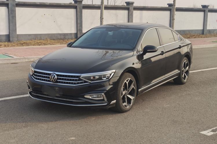 Used Volkswagen Magotan 2023 2 Million Units Limited Edition 330TSI DSG Leading Version
