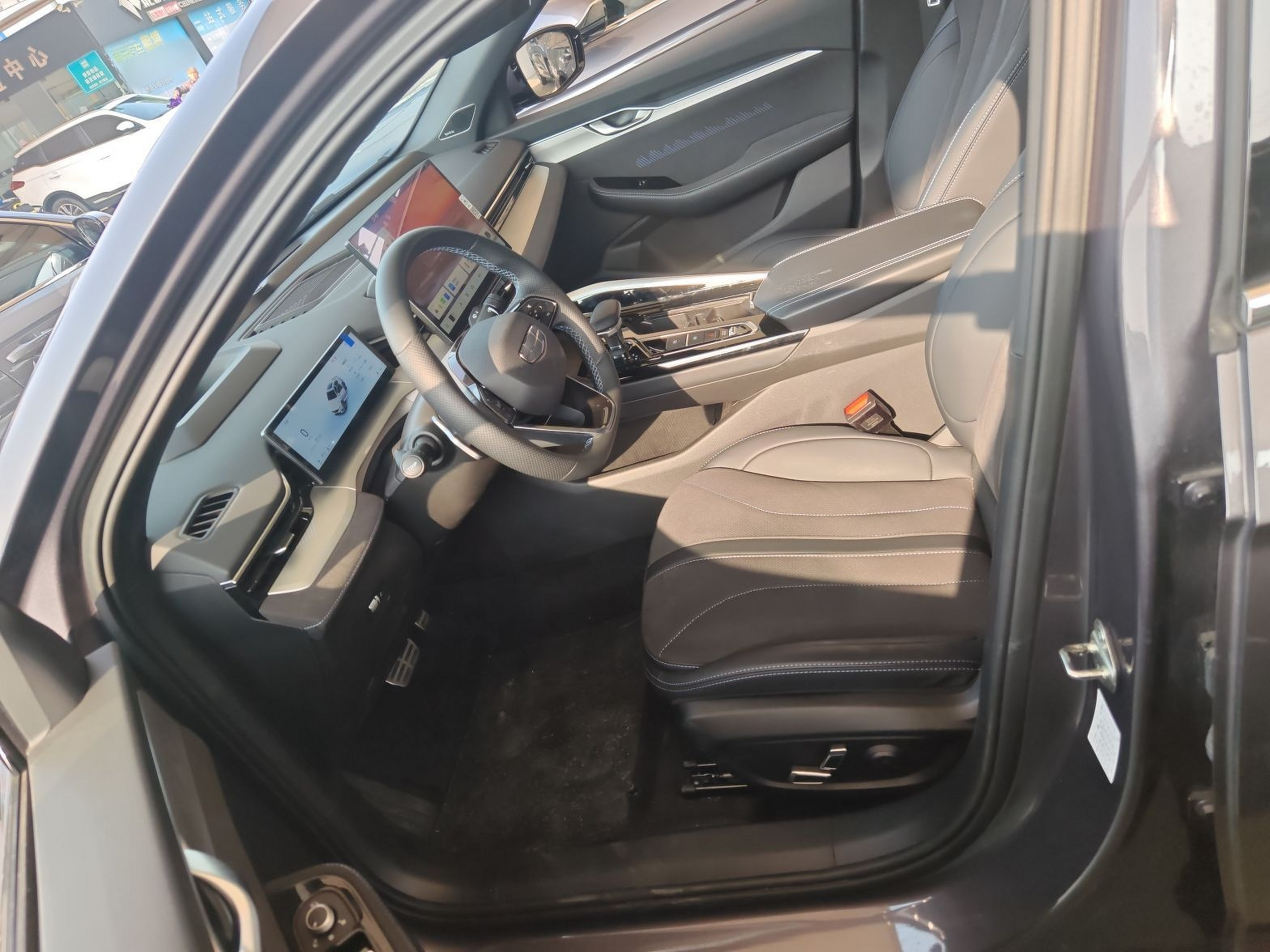 Переднее сиденье в автомобиле