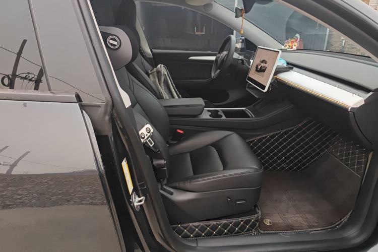 Used Tesla Model Y 2024 Rear-Wheel-Drive Version
