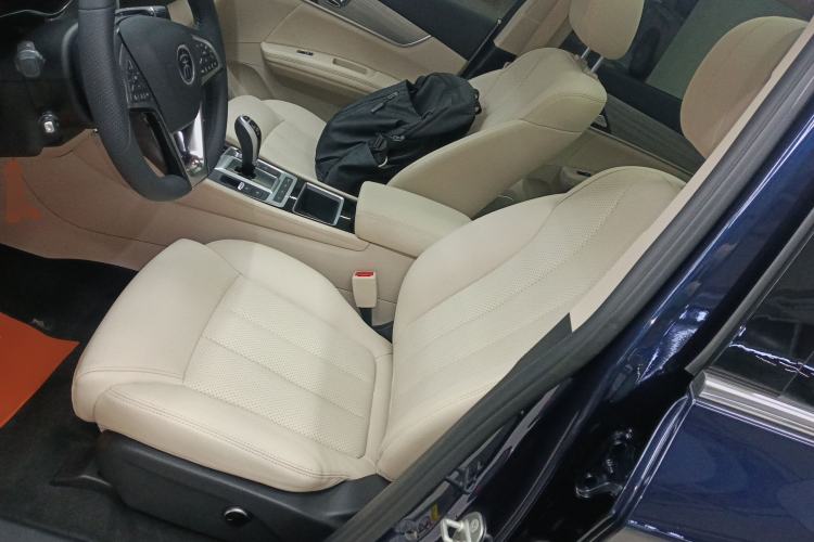 Used BYD Song MAX New Energy 2019 DM 1.5T Smart Connect Zhiyao Model 6 Seats China VI Standard
