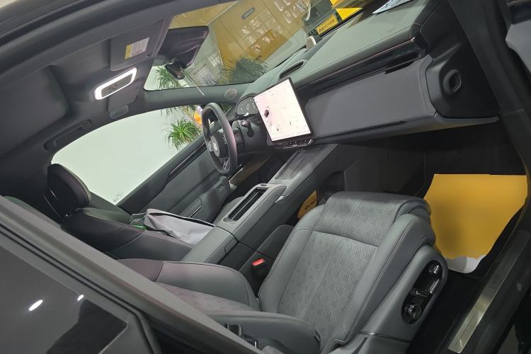 Used Zeekr 7X 2025 100 kWh Long-Range Rear-Wheel Drive with Intelligent Driving Features