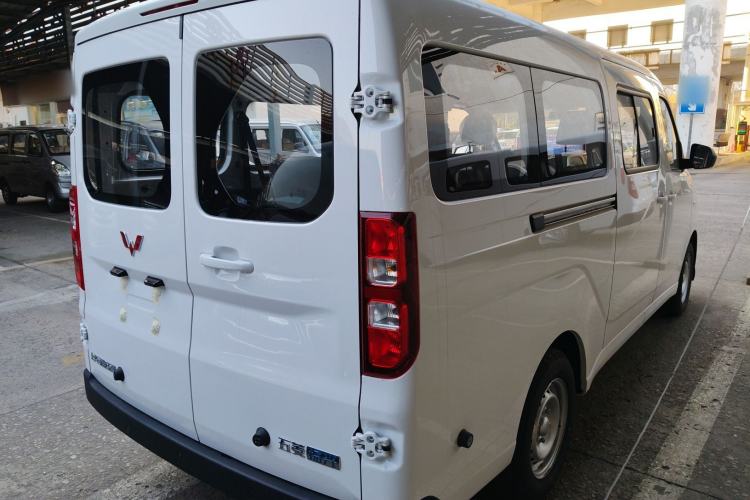 Used Wuling Yangguang 
