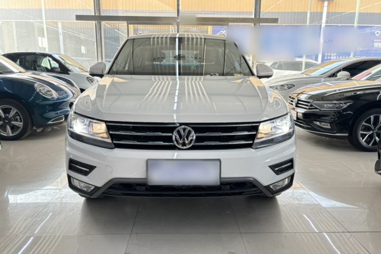 Used Volkswagen Tiguan L 2019 Revised 330TSI Automatic Two-Wheel Drive Smart & Luxury Edition China VI Standard
