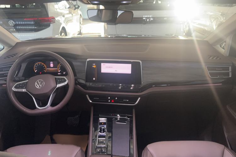 Used Volkswagen Viloran 2023 Facelift 330TSI Luxury Edition
