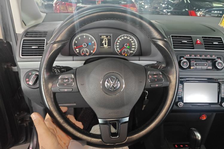 Used Volkswagen Touran 2015 1.4T DSG Luxury Edition 5-Seater