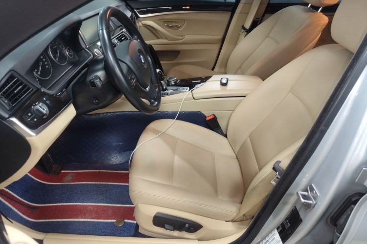 Used BMW 5 Series 2014 528Li Leading Model
