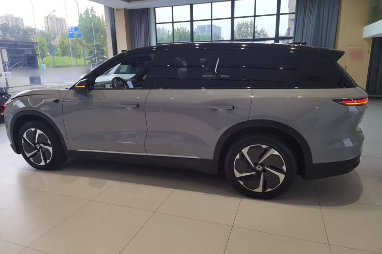 Used Nio ES8 2023 75 kWh Executive Edition
