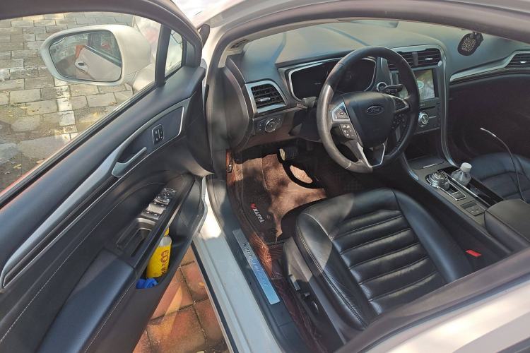 Used Ford Mondeo 2017 EcoBoost 180 Ultimate Model
