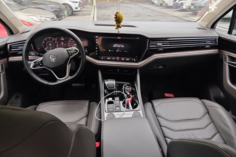 Used Volkswagen Touareg 2022 3.0 TSI Luxury Edition Black Diamond Sport Package