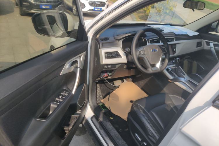 Used Geely Auto Emgrand X7 Sport 2018 1.8TD Automatic Two-Wheel Drive Smart Connect 4G Internet Edition
