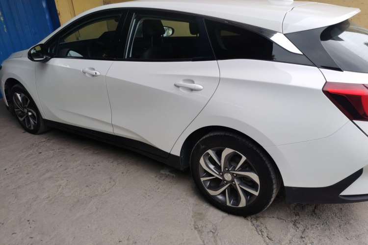 Used Buick Velite 6 2019 Connected Fashion Model
