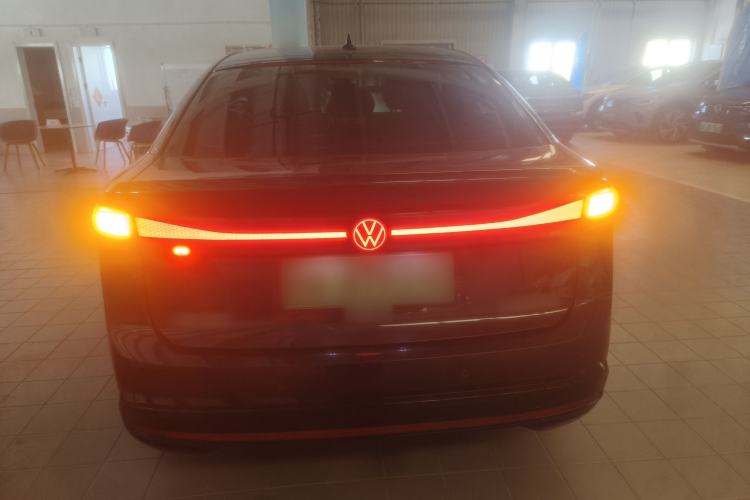 Used Volkswagen ID.7 VIZZION 2024 AIR model
