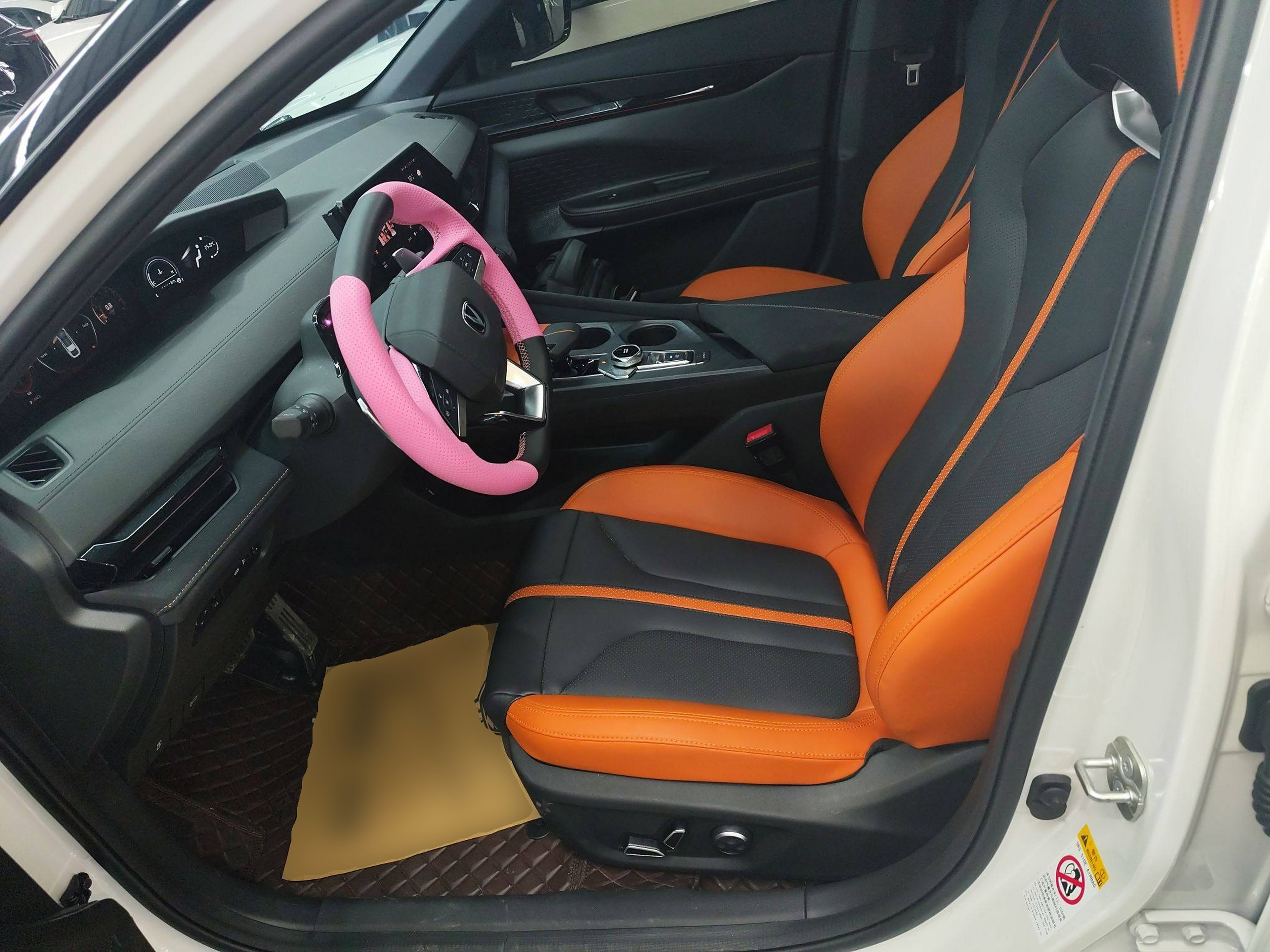 Переднее сиденье в автомобиле