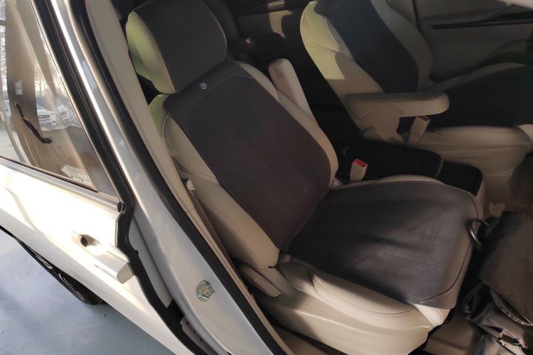 Used Buick GL8 2023 ES Lu Zun Comfort Model
