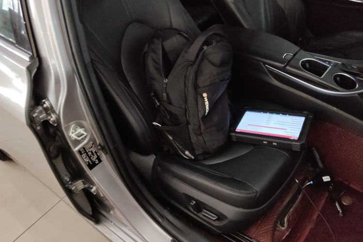 Used Toyota Avalon 2019 2.5L Touring Premium Version China VI Standard
