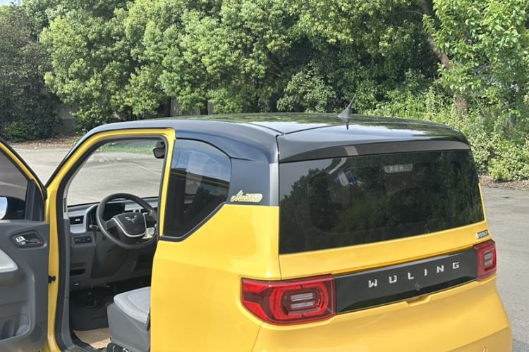 Used Wuling Hongguang MINIEV 2021 Macaron Premium Model – Lithium-NMC
