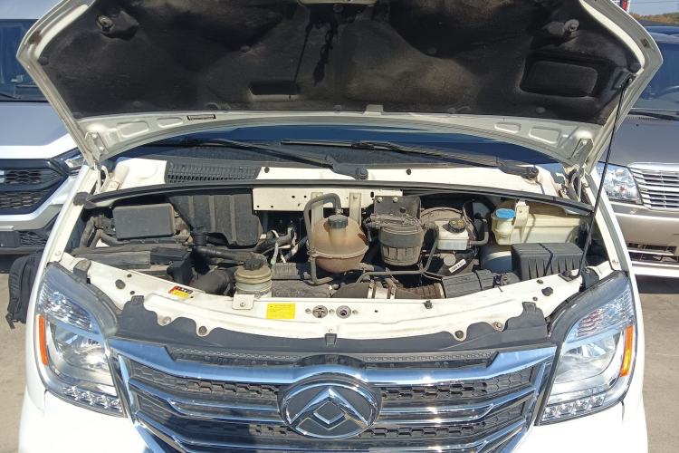 Used SAIC MAXUS Xintu V80 2021 2.0T PLUS Manual City Edition Short Wheelbase Ultra-Low Roof 5/6 Seats
