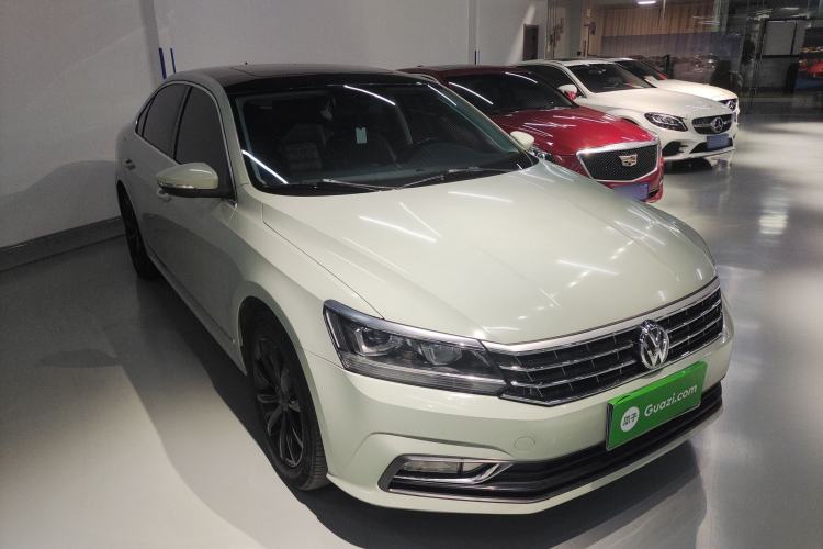 Used Volkswagen Passat 2016 330TSI DSG Luxury Edition
