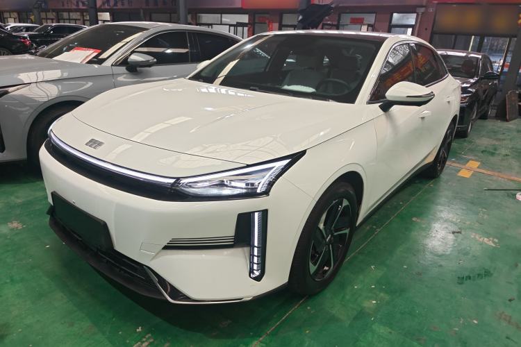 Used  L6 2023 125km MAX