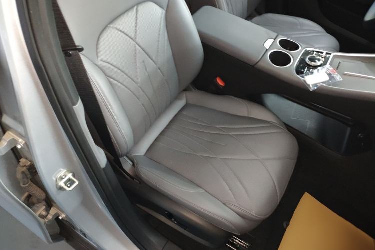 Used  L6 2025 EM-i 140km Starship Edition