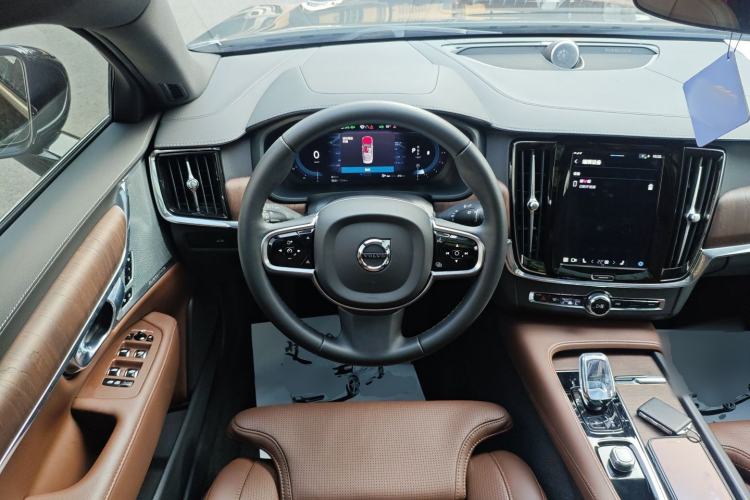 Used Volvo S90 2024 B5 Luxury Smart Edition
