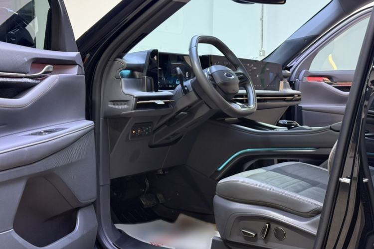 Used Ford Edge 2023 Edge L 2.0T EcoBoost E-Hybrid Four-Wheel Drive Seven-Seat Supreme Model
