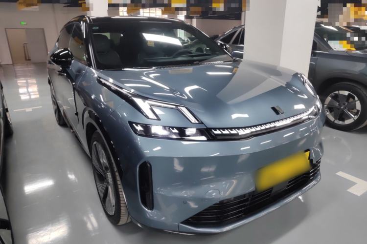 Used Lynk & Co 08 EM-P 2025 220 km All-Wheel-Drive Performance Halo