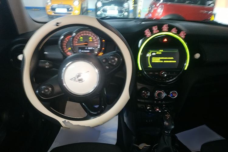 Used  MINI 2015 1.5T COOPER Fun Five-Door Edition
