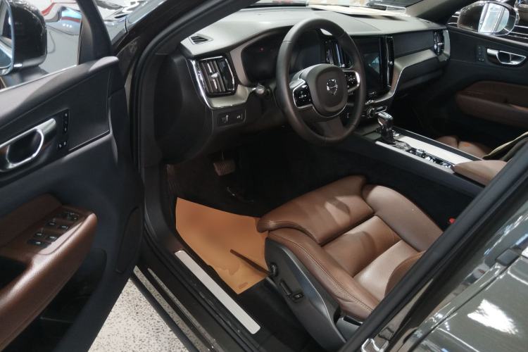 Used Volvo XC60 2021 T5 4x4 Smart Luxury Edition
