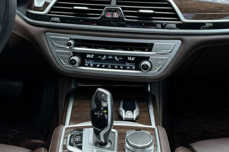 Used BMW 7 Series 2019 740Li Luxury Edition with Premium Package