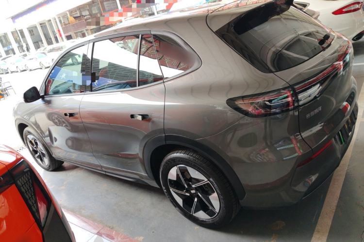 Used  E5 2024 440km Launch Edition