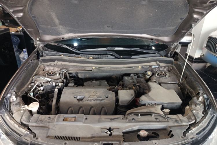 Used Mitsubishi Outlander 2016 2.4L 4x4 Luxury Edition 7-Seater
