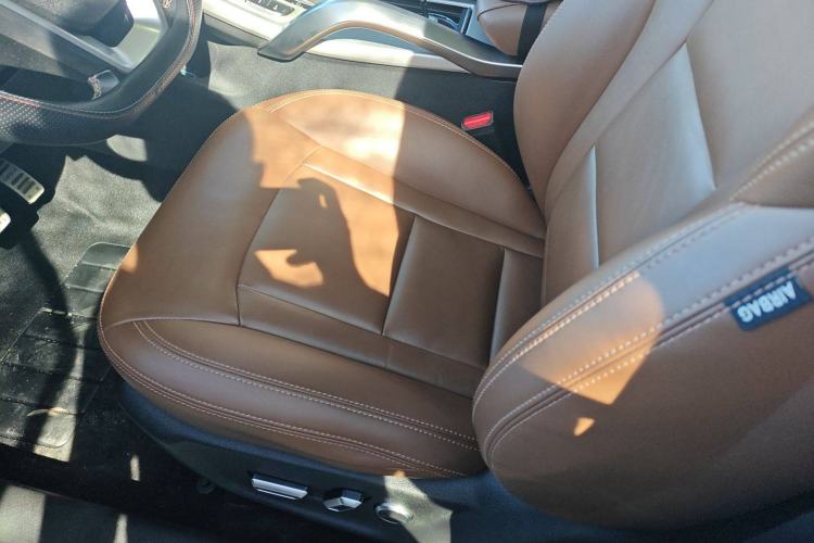 Used Geely Auto Emgrand X7 Sport 2016 1.8TD Automatic ZhiZun Version
