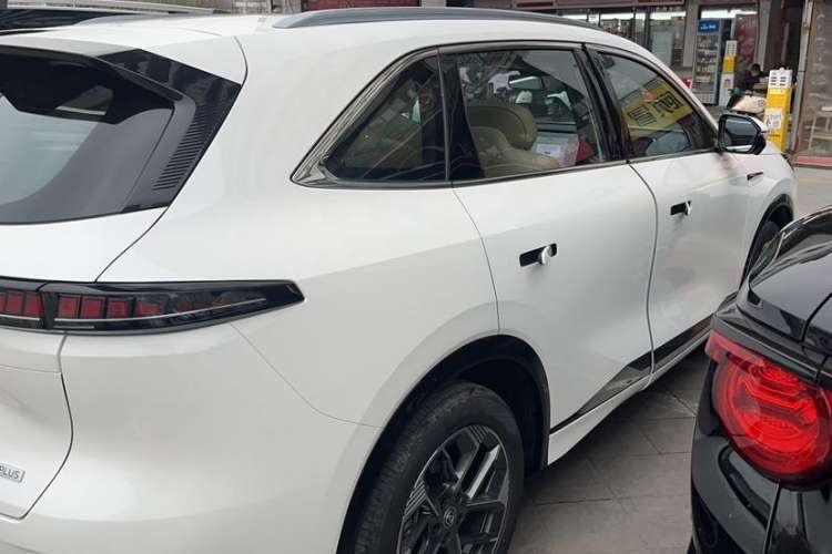 Used Changan CS75 PLUS 2025 4th Generation 1.5T New Blue Whale Smart Luxury Edition
