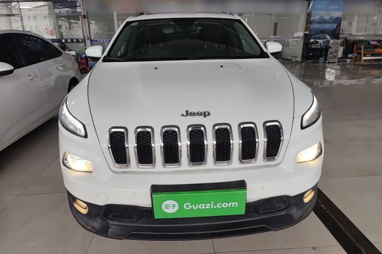 Used  Cherokee 2017 2.0L Superior Edition

