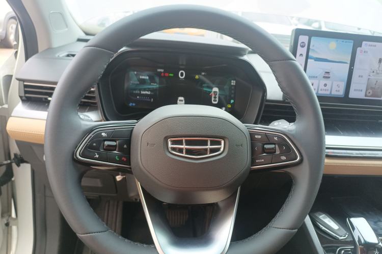 Used Geely Auto Emgrand L HiP 2024 Champion Edition 1.5TD-DHT Pro 100KM Excellence Model
