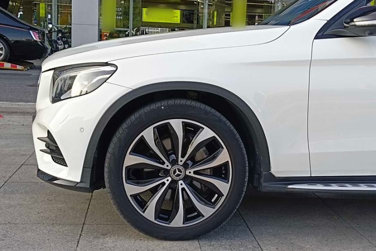 Used Mercedes-Benz GLC Coupe 2018 GLC 260 4MATIC Coupe SUV
