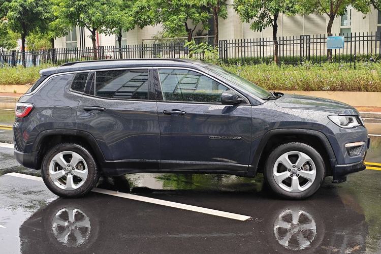 Used  Compass 2017 200T Automatic Family Edition
