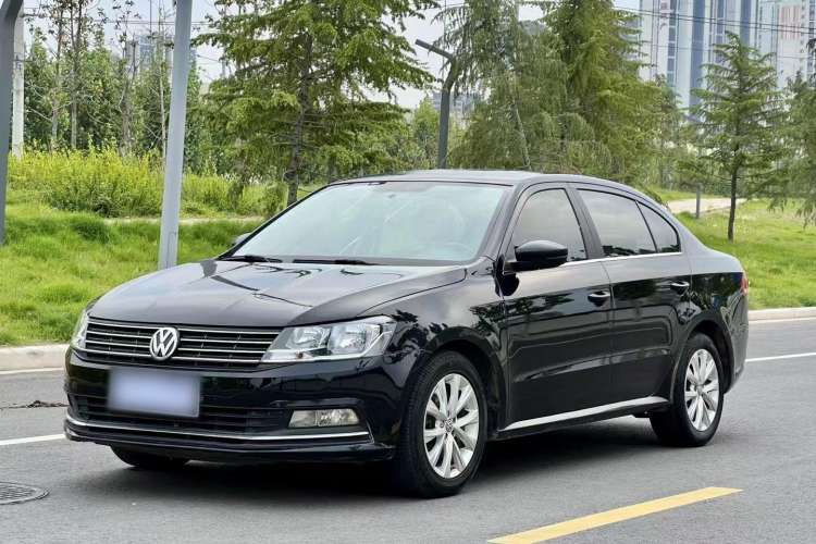 Used Volkswagen Lavida 2013 Revised Classic 1.6L Automatic Fashion Edition
