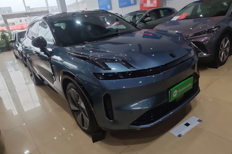 Used Lynk & Co 08 EM-P 2025 220 km All-Wheel-Drive Performance Halo
