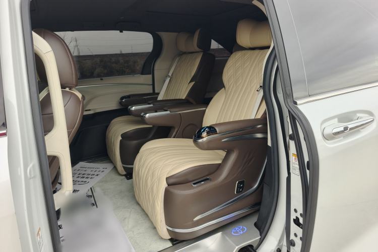 Used Toyota Sienna 2021 2.5L Hybrid Ultimate Edition