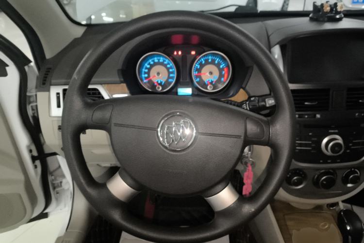 Used Buick Excelle 2015 1.5L Automatic Classic Model
