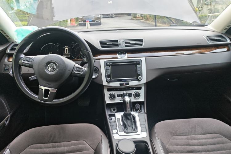 Used Volkswagen Magotan (Import) 2012 Travel Edition 2.0 TSI Comfort Version