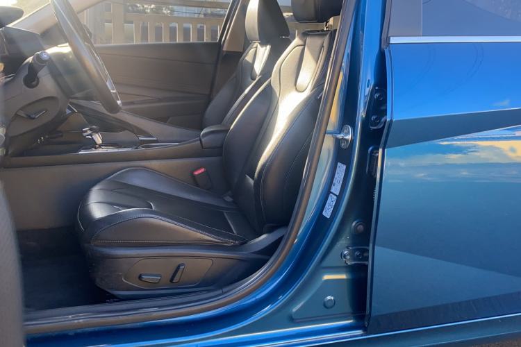 Used Hyundai Elantra 2021 1.5L CVT LUX Prestige Edition
