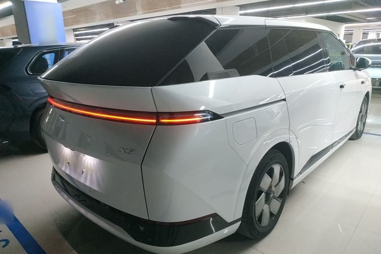 Used XPeng X9 2024 702 Ultra-Long Range Pro