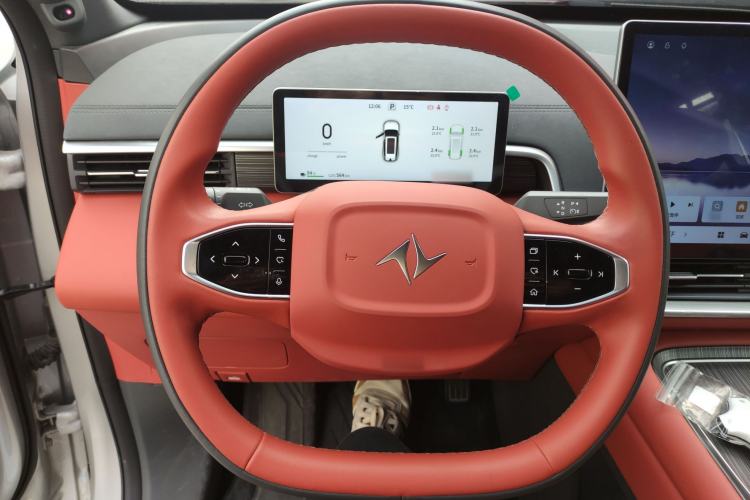 Used  eπ008 2024 636Max All-Electric Version 6 Seats
