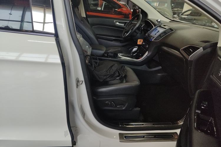 Used Ford Edge 2018 Facelifted EcoBoost 245 Two-Wheel-Drive Platinum Edition 5 Seats China V Emission Standard
